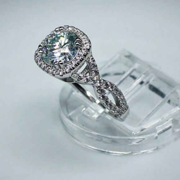 1.5 CT Round Twisted Ring Moissanite Halo Wedding Set Sterling Silver 9 NWT - Picture 6 of 12